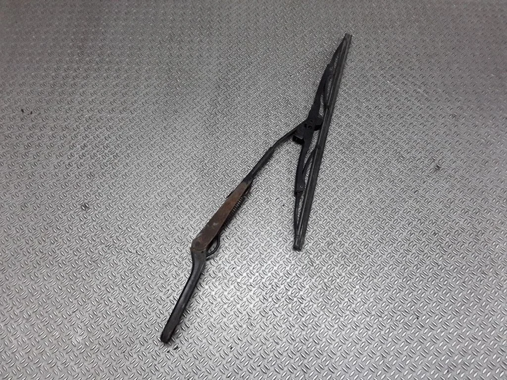 Rear wiper blade – Toyota RAV 4 (XA10) (1995-2003)