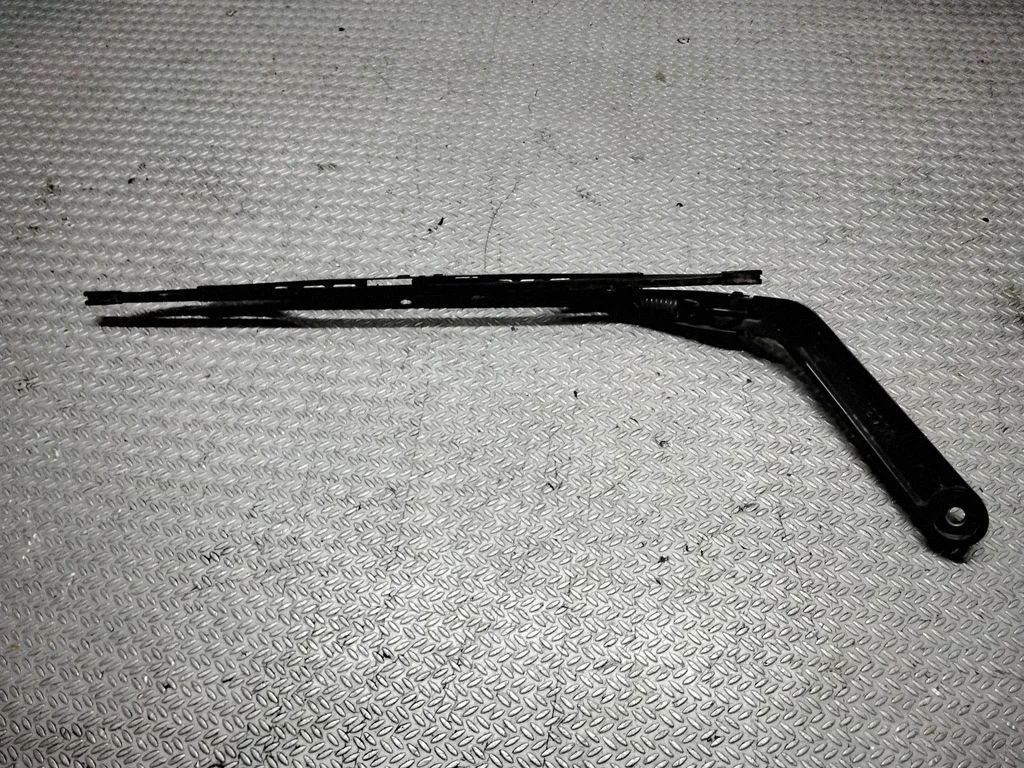 Rear wiper blade – Nissan X-Trail T30 (2001-2007)