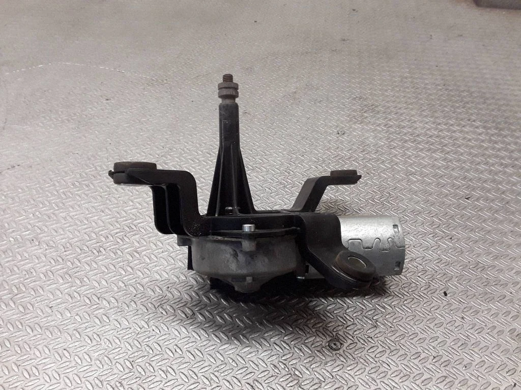 Rear window wiper motor – Opel Insignia A (2008-2017)
