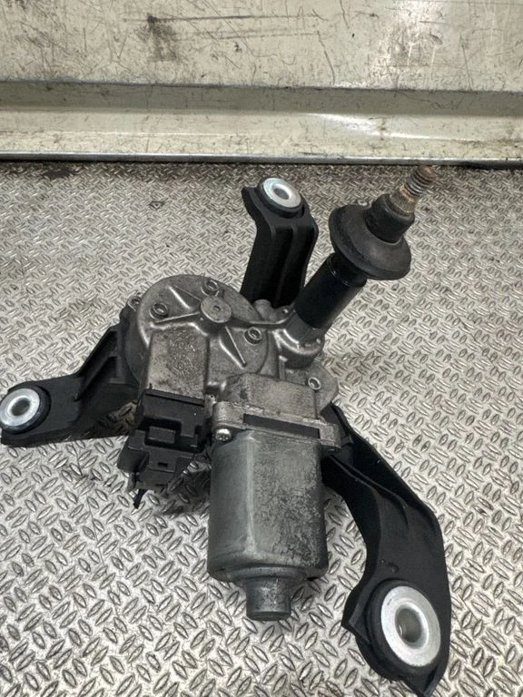 Aizmugurējā stikla tīrītāja motoriņš 42646736