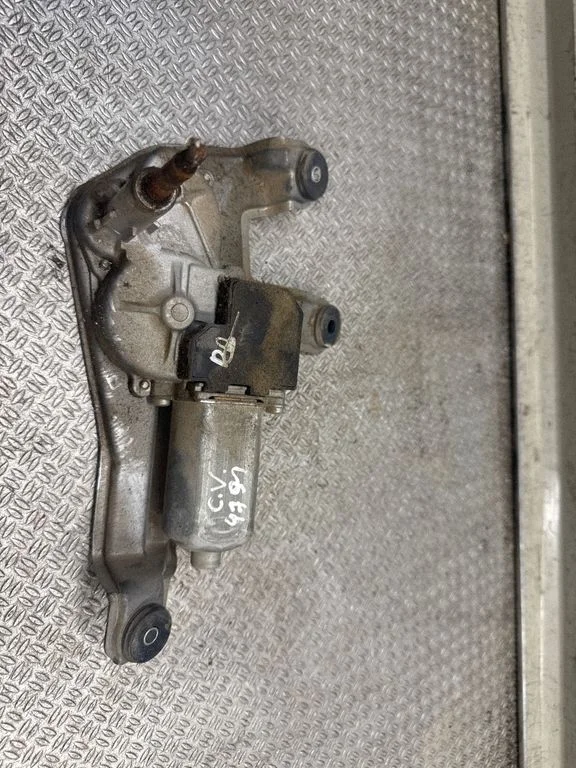 Tagaklaasi kojamehe mootor – Toyota Corolla Verso AR10 (2004-2009)