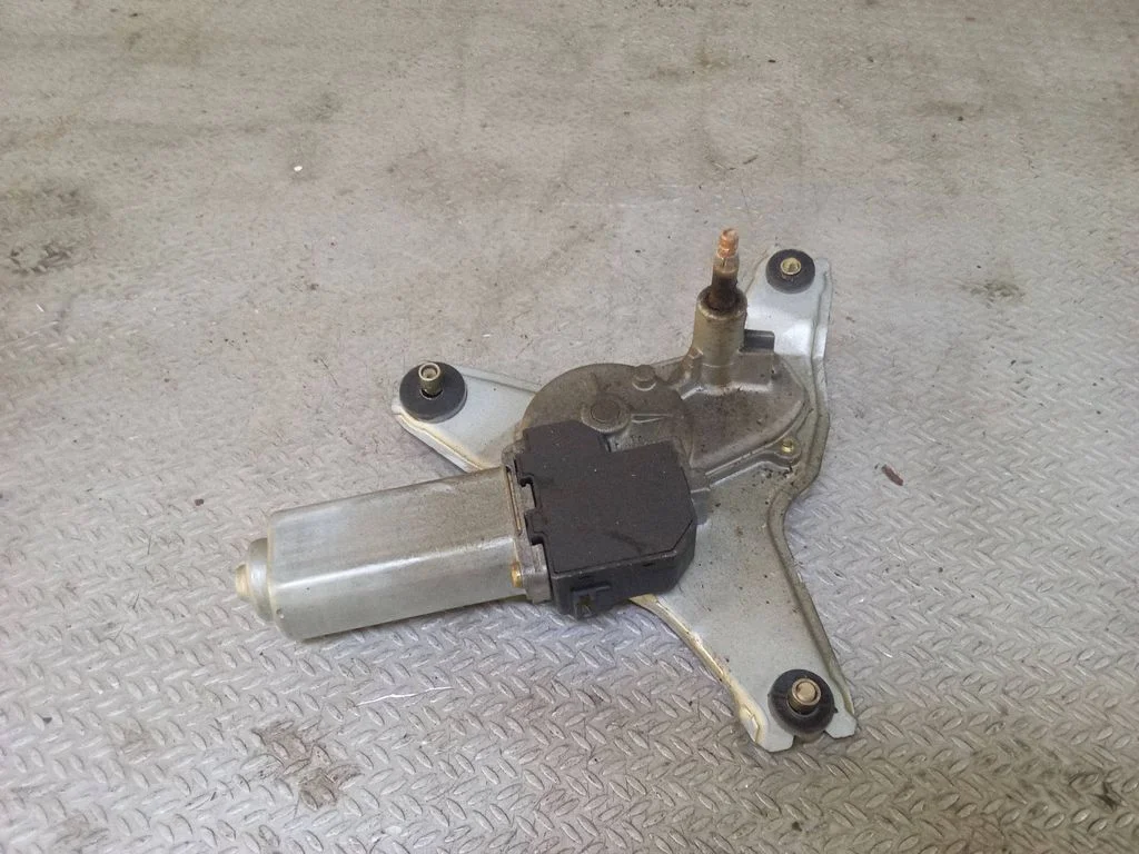 Tagaklaasi kojamehe mootor 8513020780 – Toyota Celica T230 (1999-2006)