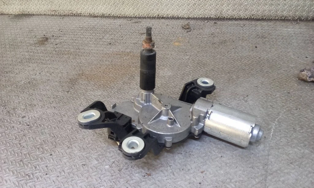 Rear window wiper motor – Volkswagen Golf Plus (2005-2013)