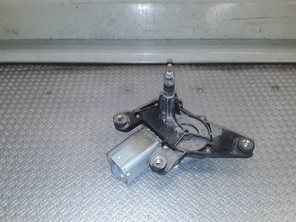 Rear window wiper motor – Renault Twingo II (2007-2014)