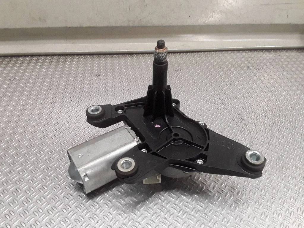 Rear window wiper motor – Renault Clio III (2005-2012)