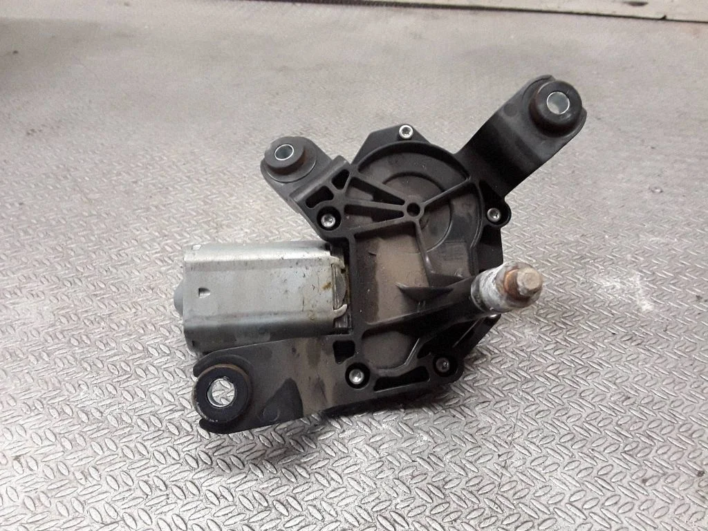 Rear window wiper motor – Opel Insignia A (2008-2017)