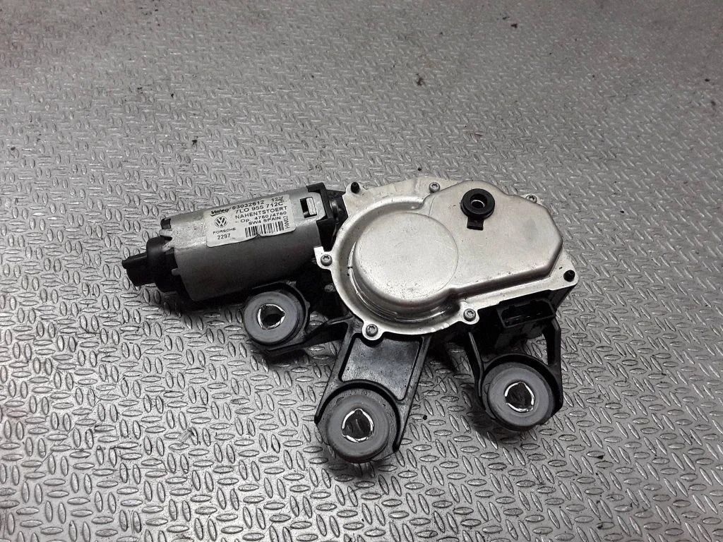 Rear window wiper motor – Volkswagen Touareg I (2002-2010)