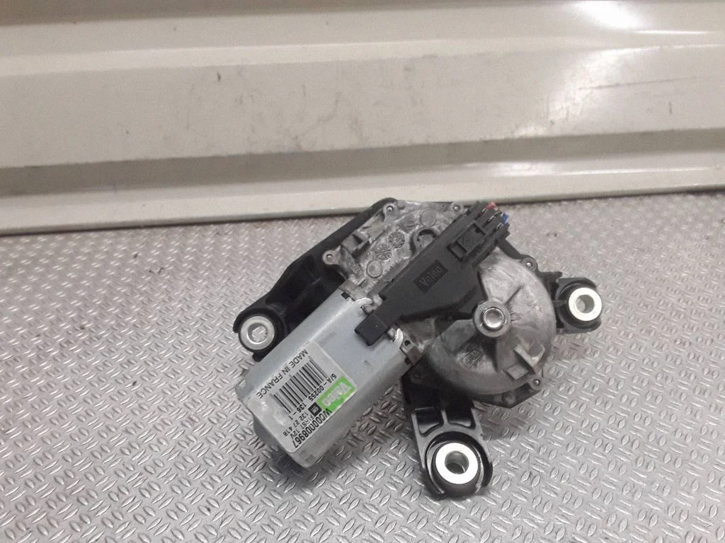 Rear window wiper motor – Opel Insignia A (2008-2017)
