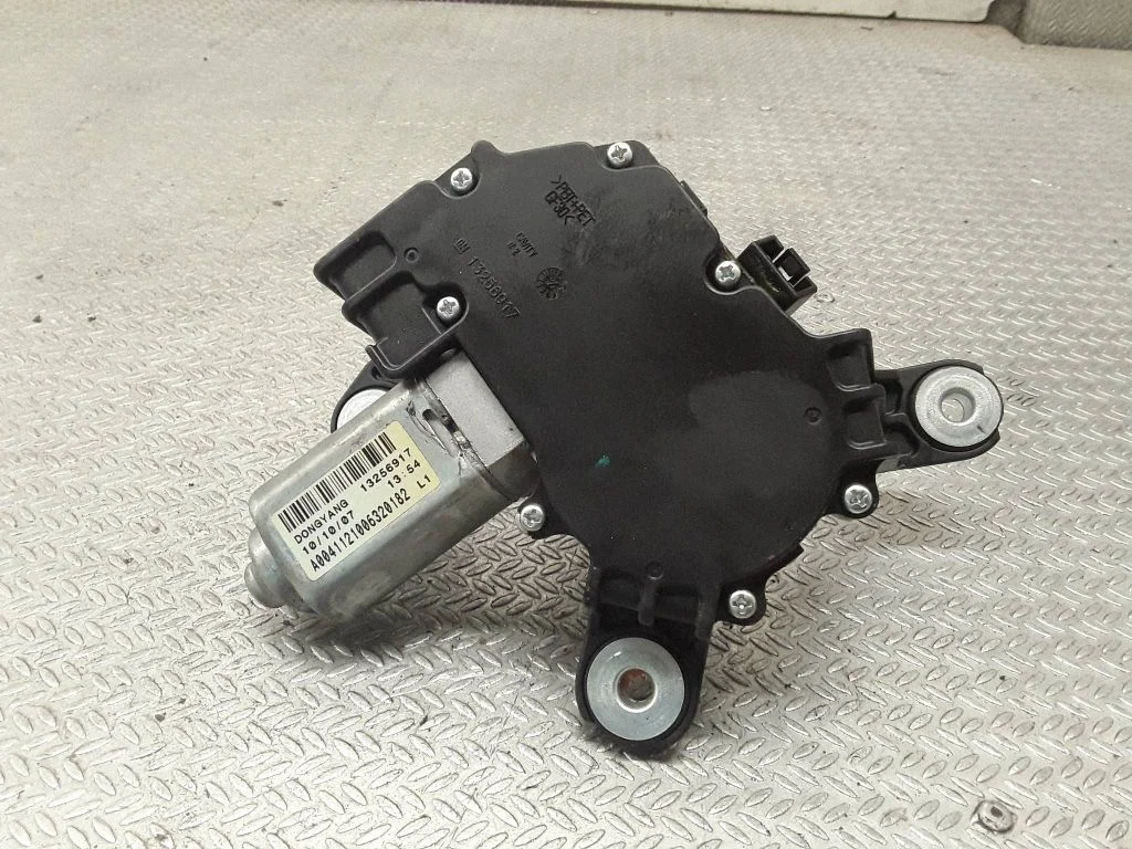 Rear window wiper motor – Opel Astra H (2004-2012)