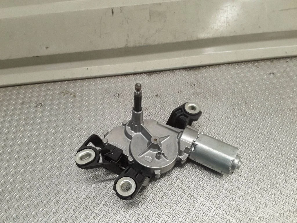 Rear window wiper motor – Volkswagen Polo V 6R (2009-2017)