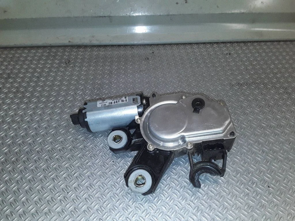 Rear window wiper motor – Volkswagen Touareg I (2002-2010)