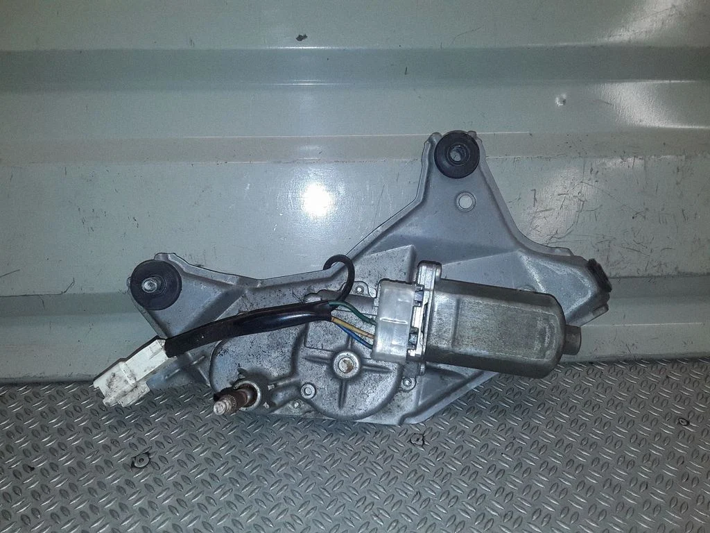 Rear window wiper motor – Toyota Prius (XW20) (2003-2009)