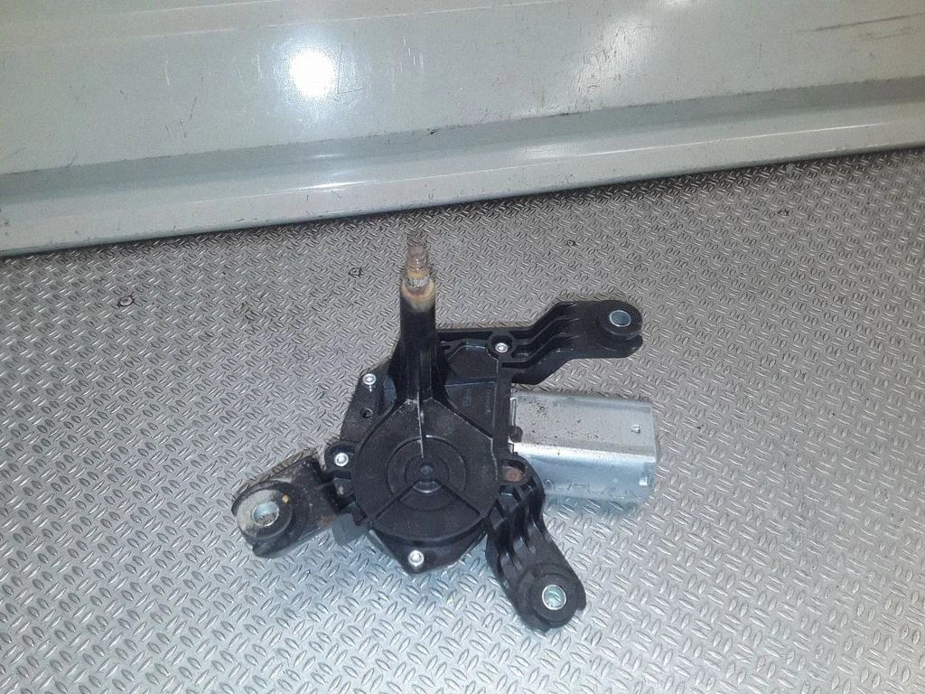 Aizmugurējā stikla tīrītāja motoriņš 13145548