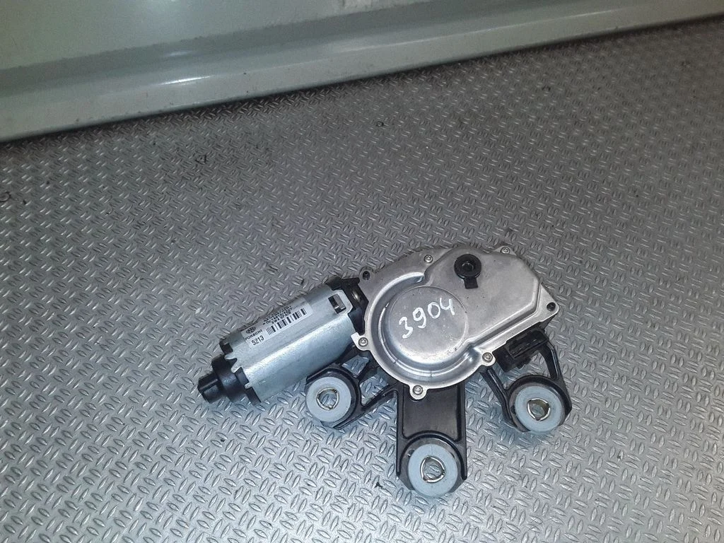 Rear window wiper motor – Porsche Cayenne (9PA) (2002-2010)