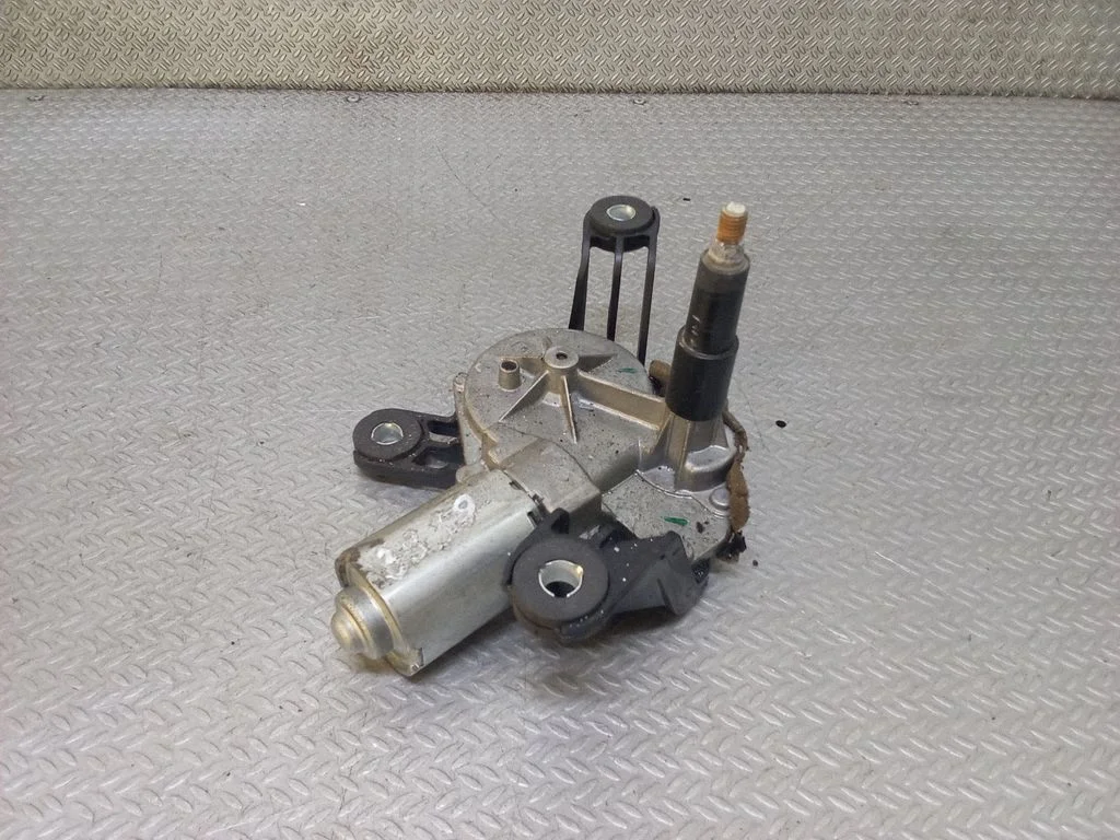 Rear window wiper motor – Opel Astra H (2004-2012)
