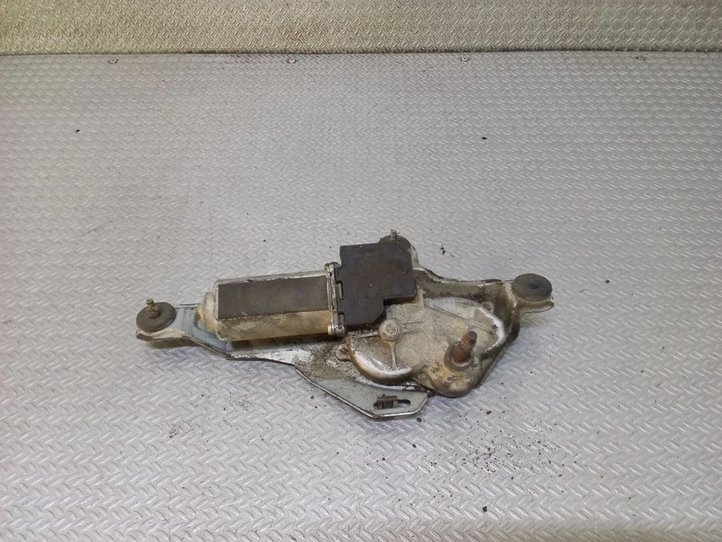 Rear window wiper motor – Toyota RAV 4 (XA20) (2000-2005)