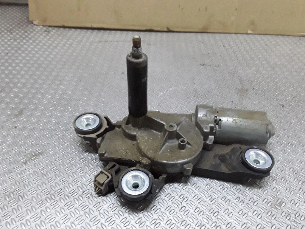 Rear window wiper motor – Ford Focus C-MAX (2003-2010)