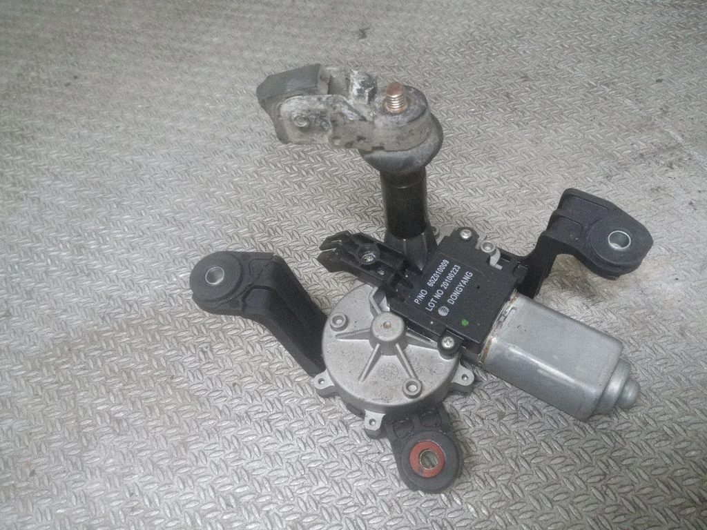 Rear window wiper motor – Opel Astra H (2004-2012)