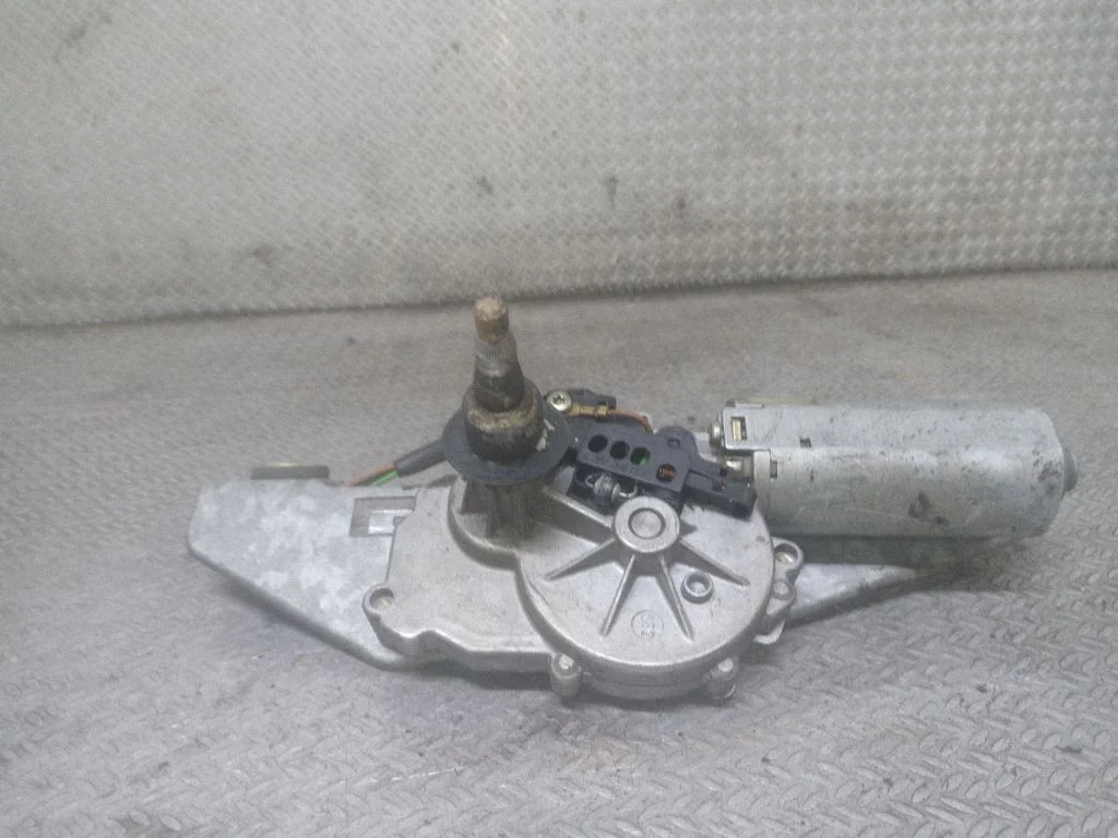 Rear window wiper motor – Volvo S40, V40 (1995-2004)