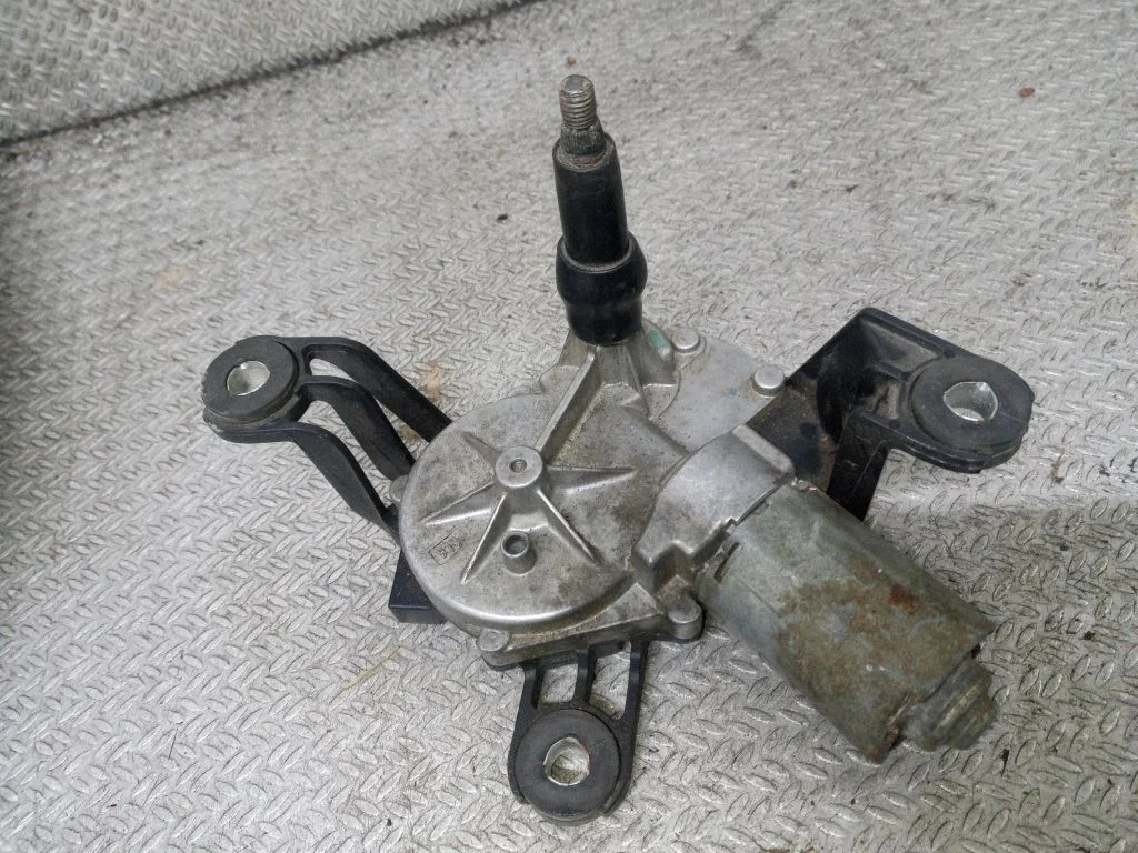 Rear window wiper motor – Opel Astra H (2004-2012)