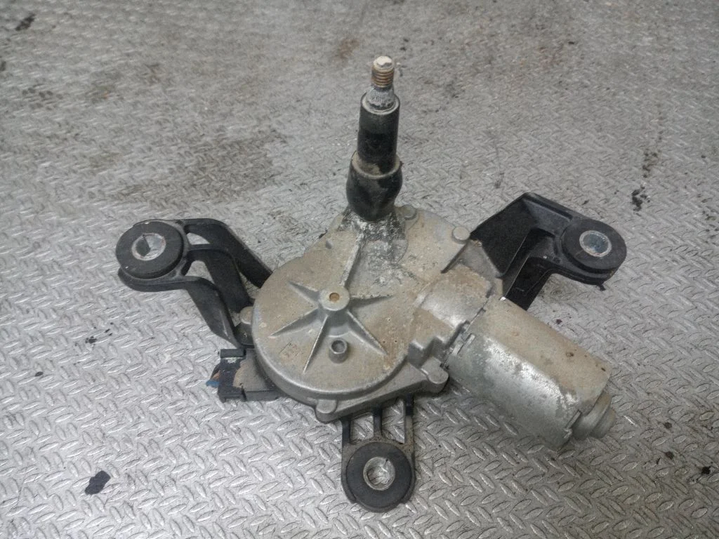 Rear window wiper motor – Opel Astra H (2004-2012)