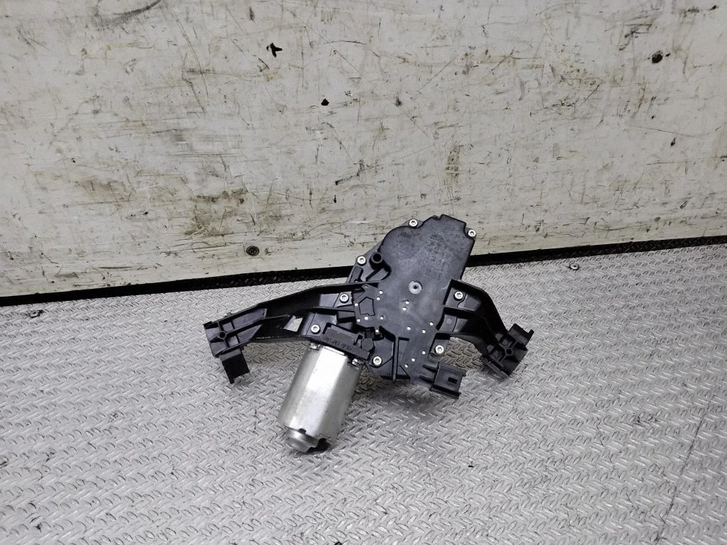Rear window wiper motor – Peugeot 207 (2006-2013)