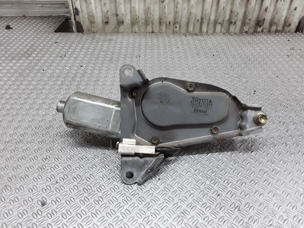 Tagaklaasi kojamehe mootor – Toyota Yaris Verso (1999-2005)