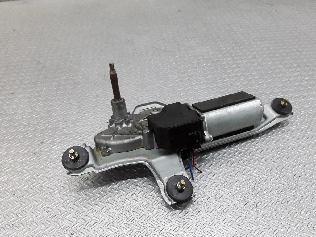 Rear window wiper motor – Toyota RAV 4 (XA20) (2000-2005)