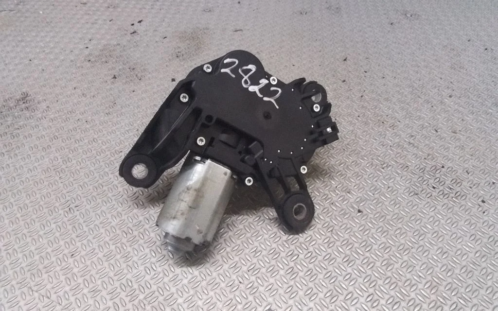 Rear window wiper motor – Opel Astra H (2004-2012)