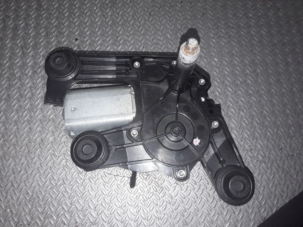 Rear window wiper motor – Peugeot 308 (2007-2013)