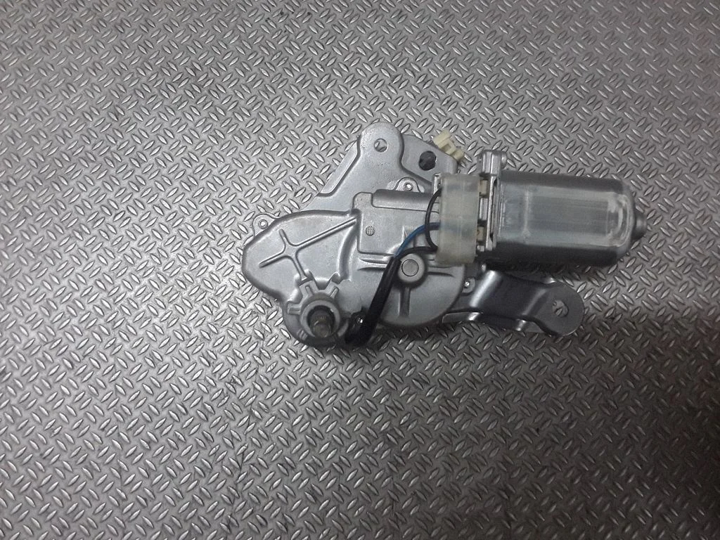 Rear window wiper motor – Mazda 5 (2005-2010)
