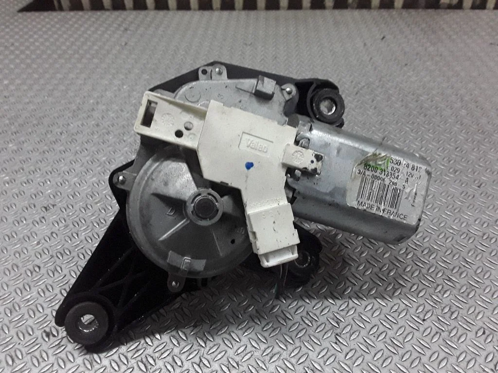 Aizmugurējā stikla tīrītāja motoriņš 8200313354 – Renault Modus (2004-2007)