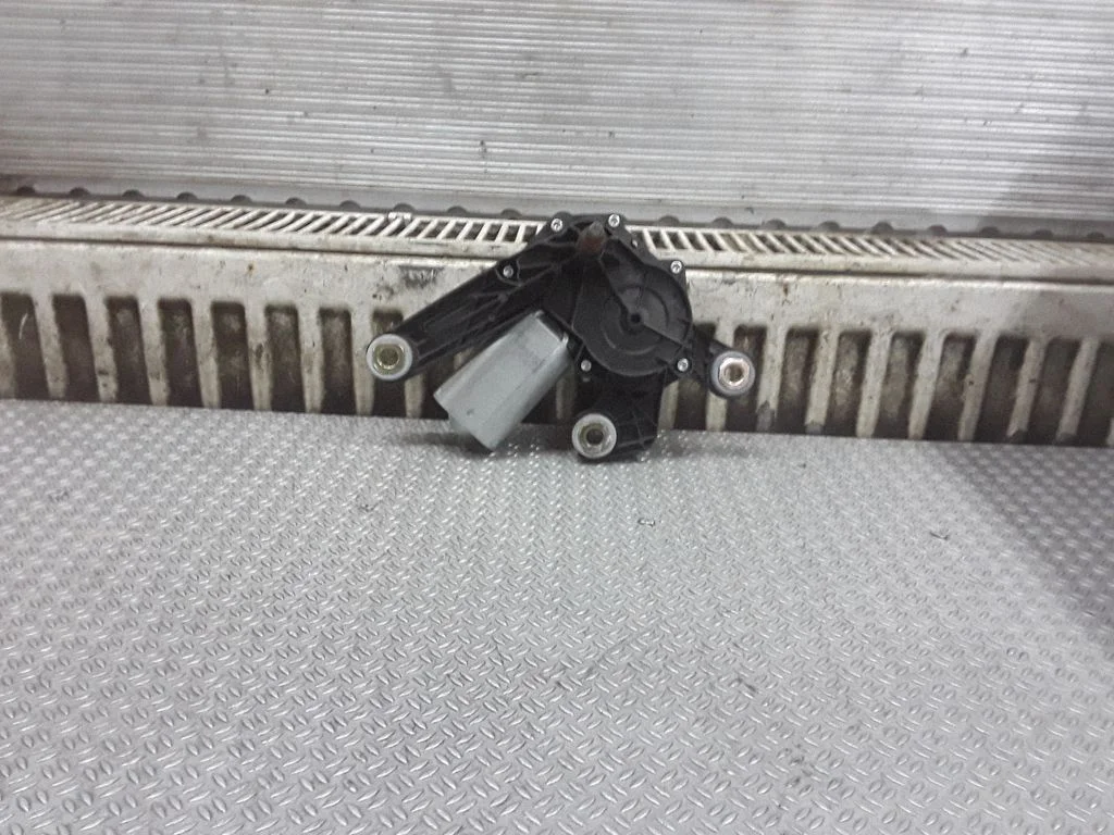 Rear window wiper motor