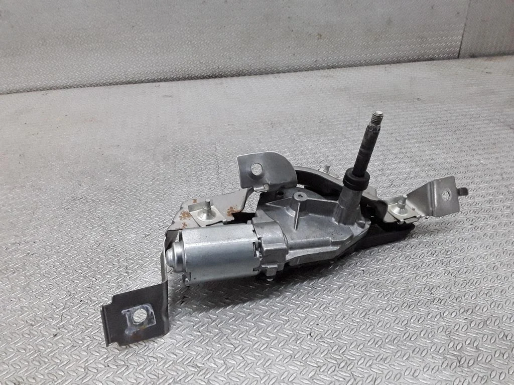 Aizmugurējā stikla tīrītāja motoriņš – Ford Fiesta (2009-2012)