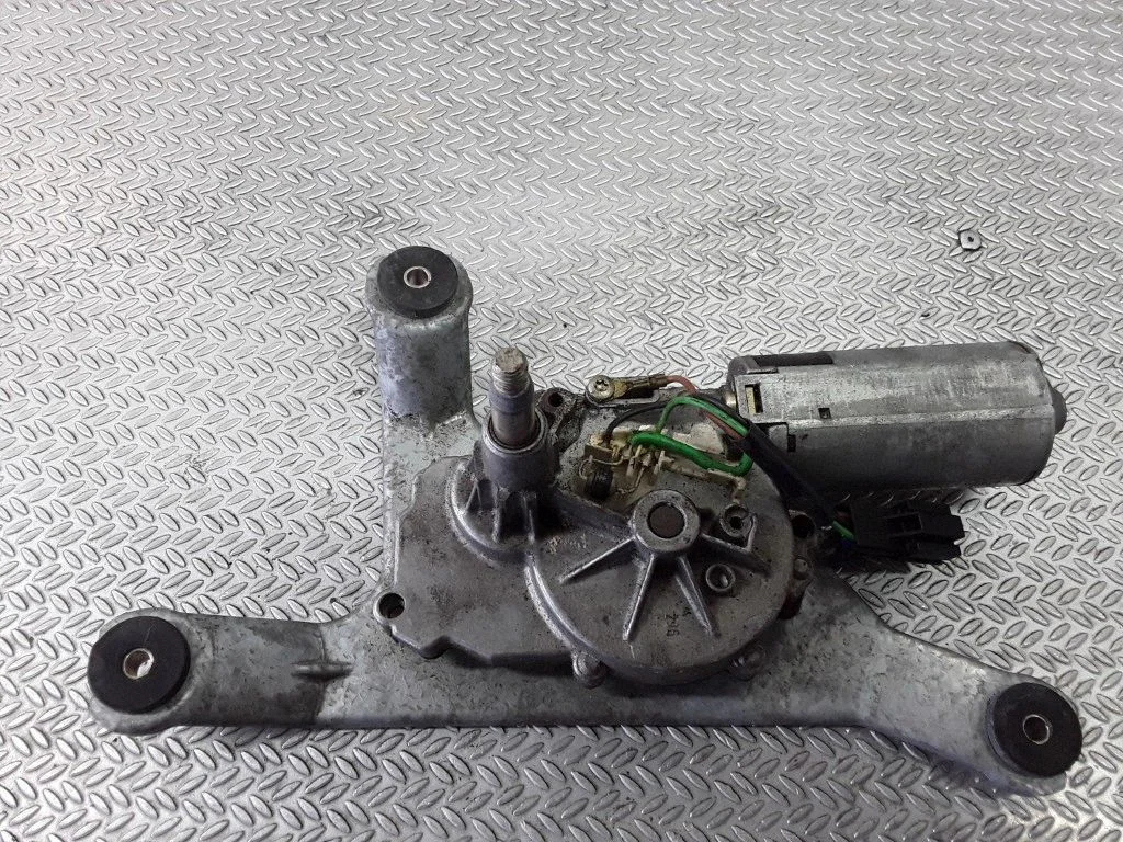 Rear window wiper motor – Mitsubishi Carisma (1996-1999)