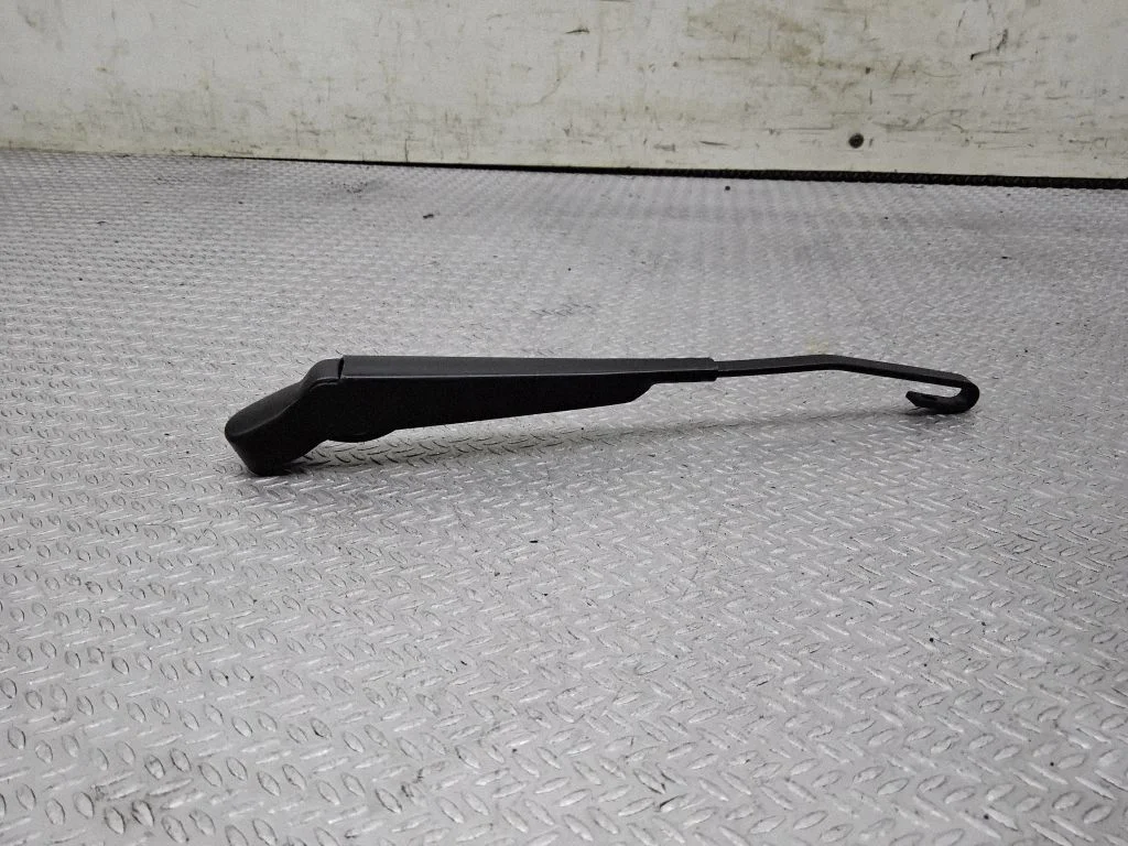 Tagaklaasi kojamehe kang 6M21A17526BB