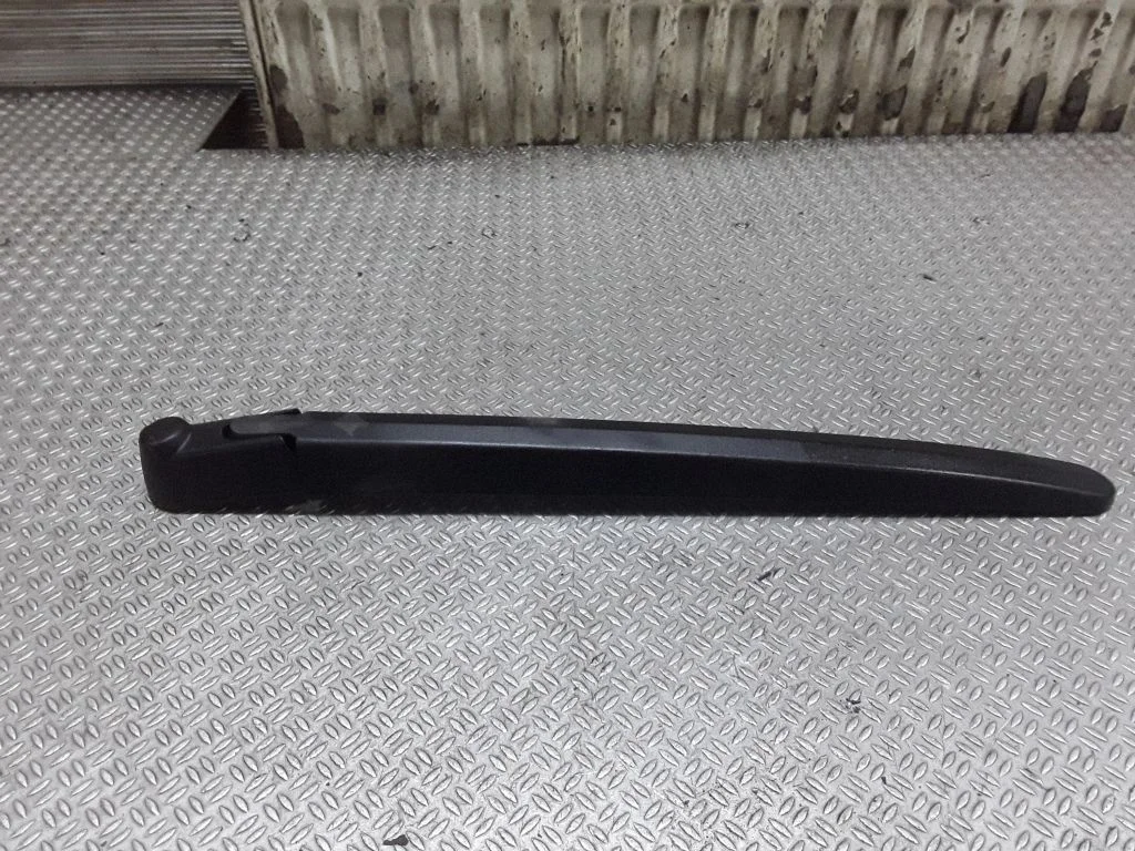 Rear wiper blade arm – Citroen C5 (2005-2008)