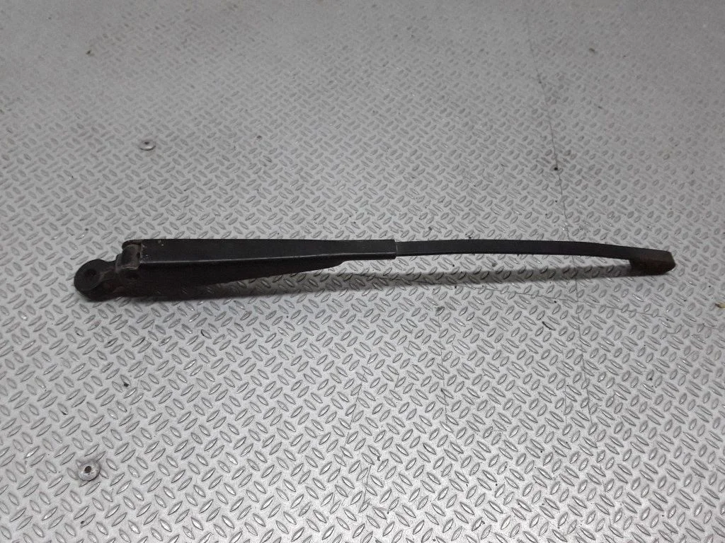 Rear wiper blade arm – Volkswagen Sharan (1996-2000)
