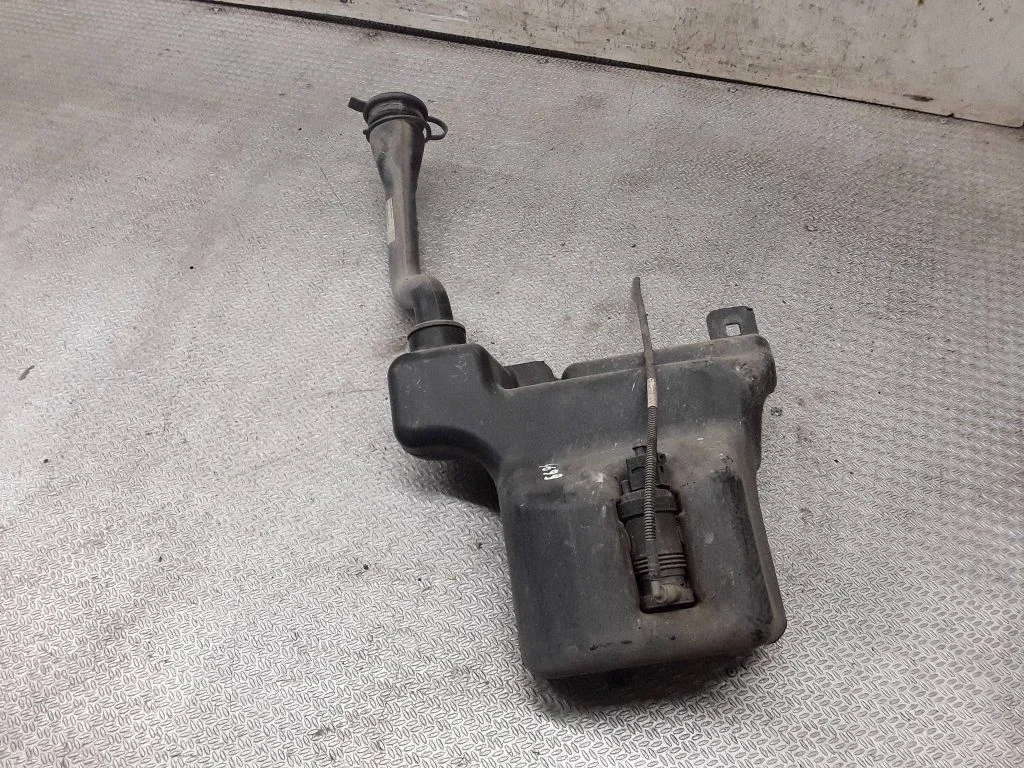 Windshield washer fluid reservoir/tank – Mercedes-Benz Vito Viano W447 (2014-)