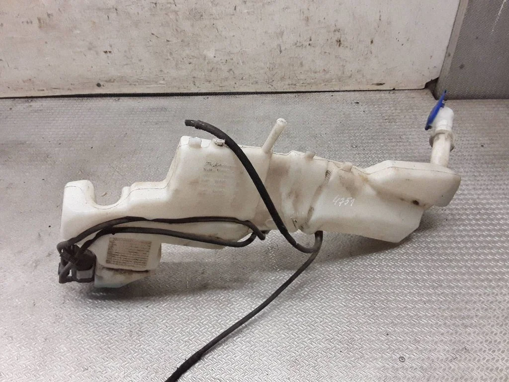 Windshield washer fluid reservoir/tank – Ford Focus C-MAX (2003-2010)