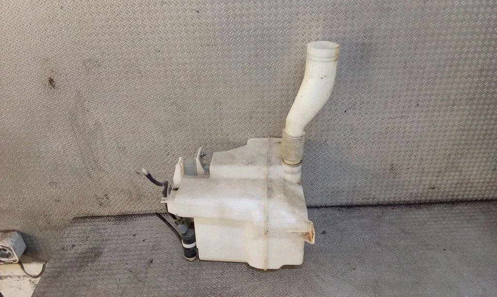 Windshield washer fluid reservoir/tank – Subaru Forester SH (2008-2013)