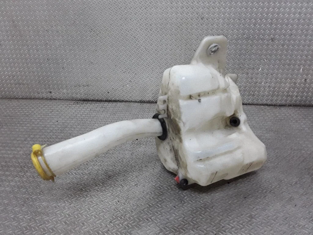Windshield washer fluid reservoir/tank – Opel Corsa D (2006-2014)