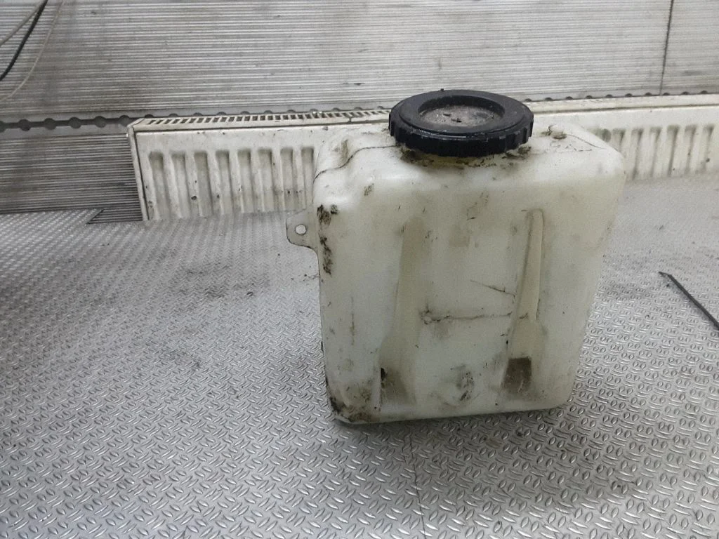 Logu mazgāšanas šķidruma tvertne – Opel Combo C (2001-2011)