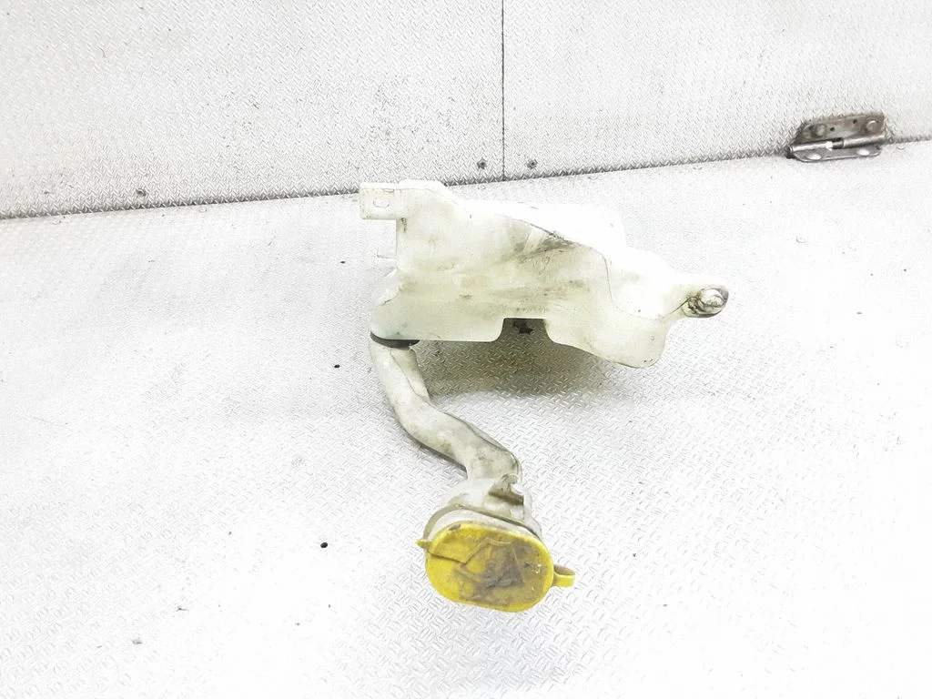 Windshield washer fluid reservoir/tank – Mercedes-Benz C-Class W203 (2000-2007)