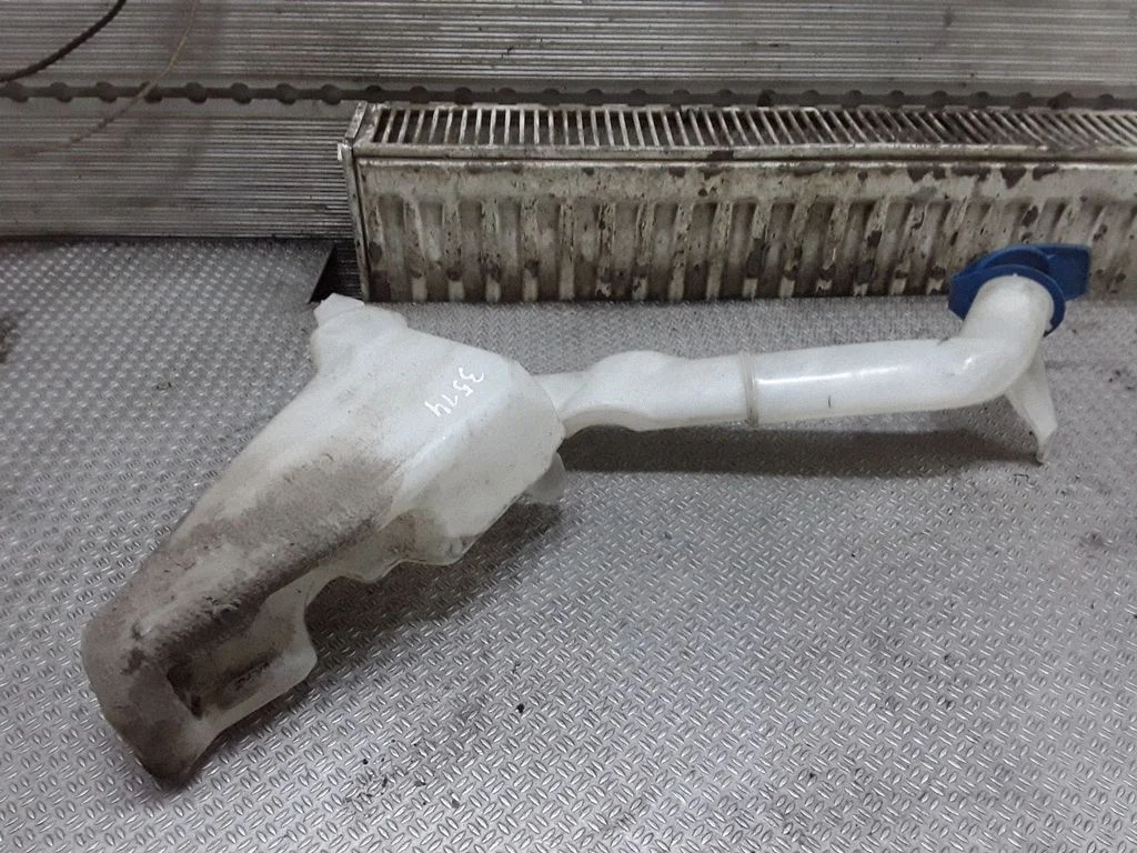 Windshield washer fluid reservoir/tank – Seat Ibiza IV (6J,6P) (2008-2017)