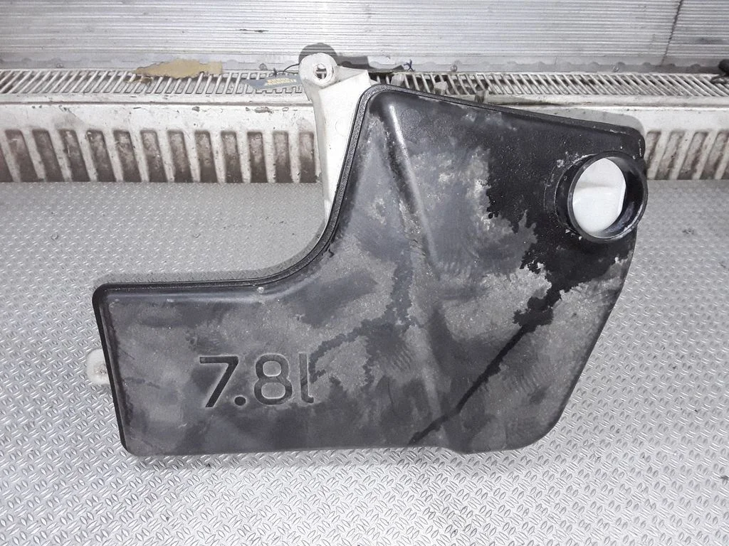Windshield washer fluid reservoir/tank – BMW X5 E53 (1999-2006)