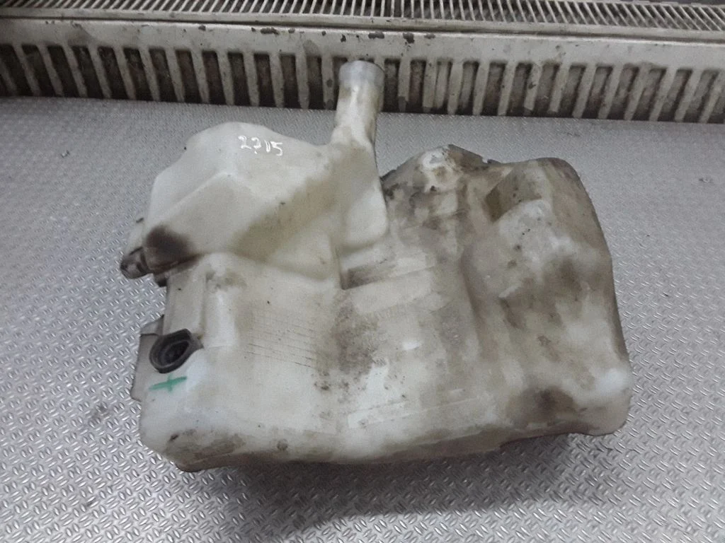 Logu mazgāšanas šķidruma tvertne – Renault Espace - Grand espace IV (2004-2014)