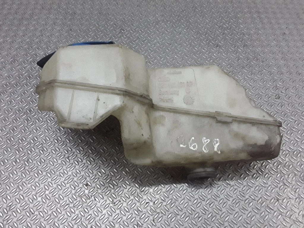 Windshield washer fluid reservoir/tank – Audi A4 S4 B7 8E 8H (2005-2008)