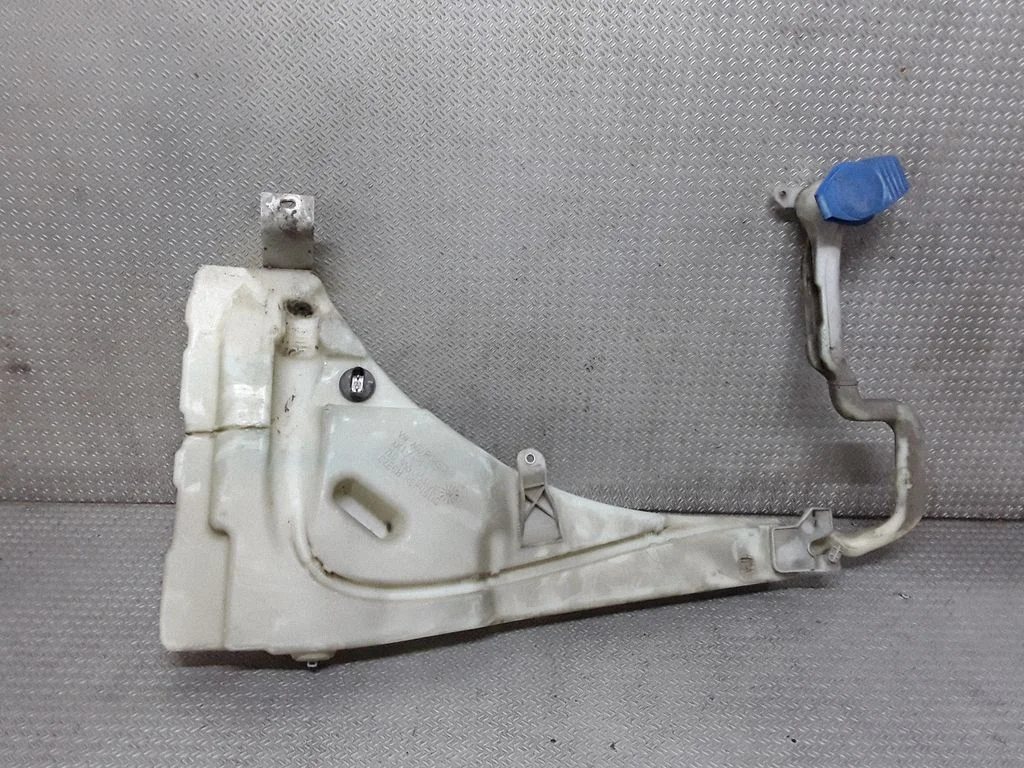 Zbiorniczek spryskiwacza – Volkswagen Touareg I (2002-2010)