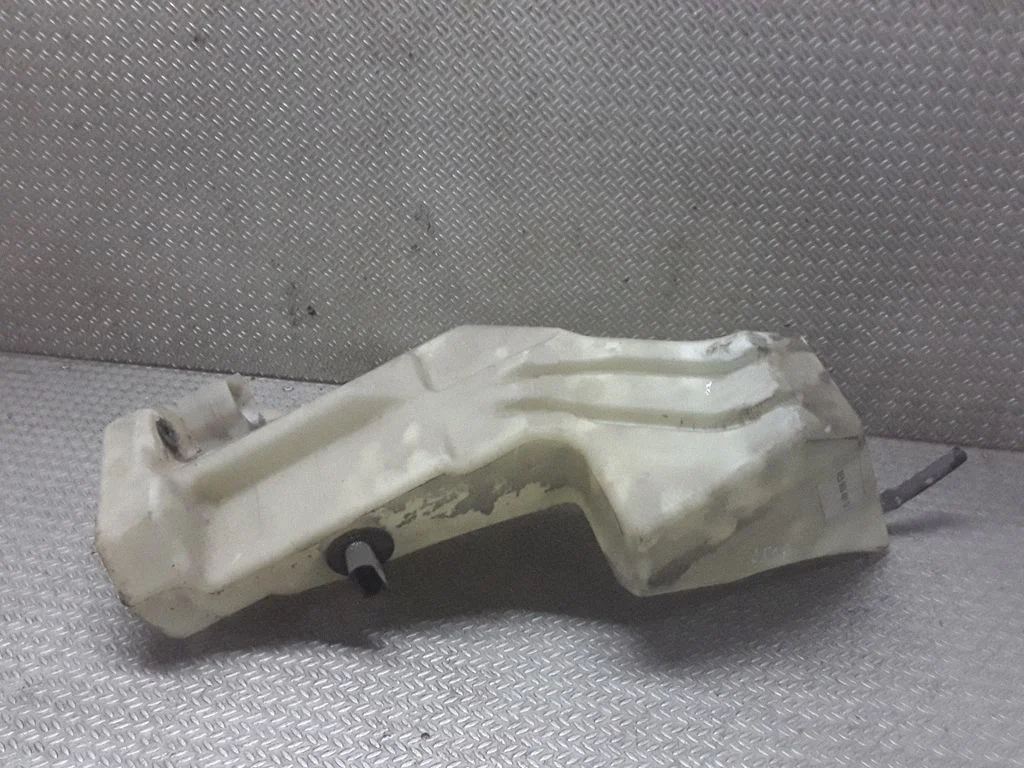Zbiorniczek spryskiwacza – Audi A4 S4 B6 8E 8H (2001-2005)